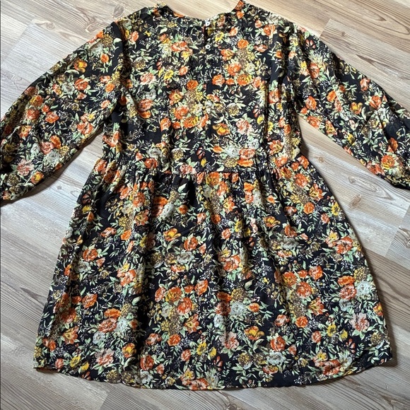 Knot Sisters Sheer long sleeved dress Floral print Size S Black High neck NEW - Picture 2 of 9